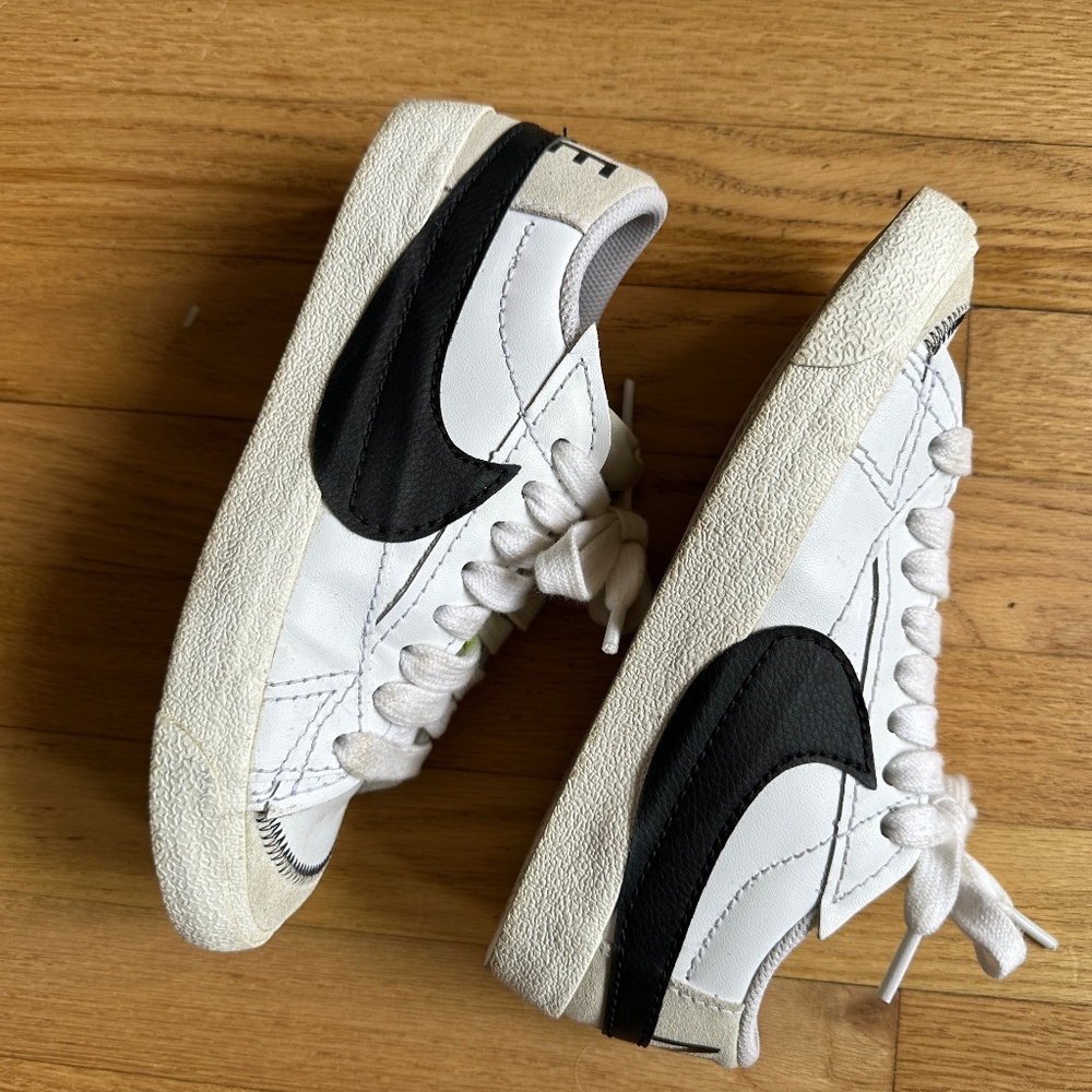 NIKE Blazer Low '77 Jumbo Women's Size 8